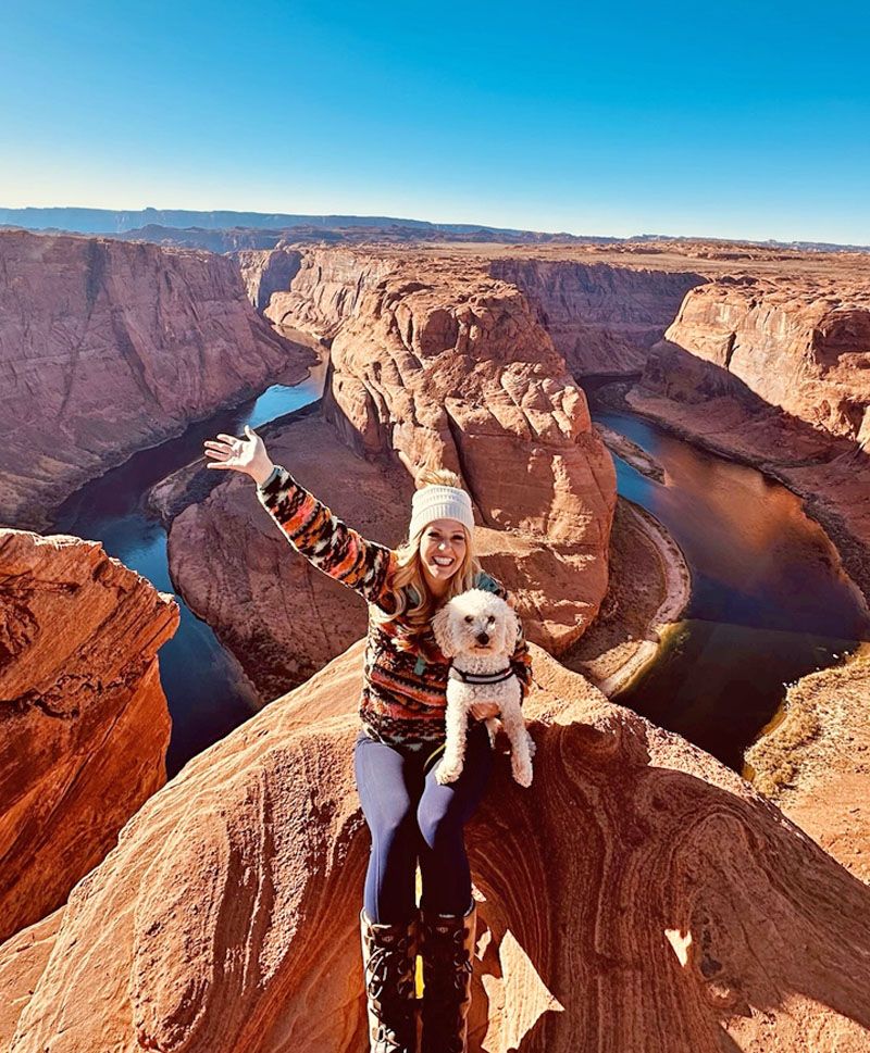 nicole arakorpi and dog ollie at horseshoe bend